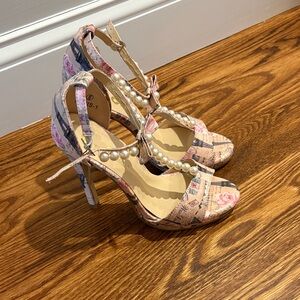 Paris theme Pearl-Embellished Heels